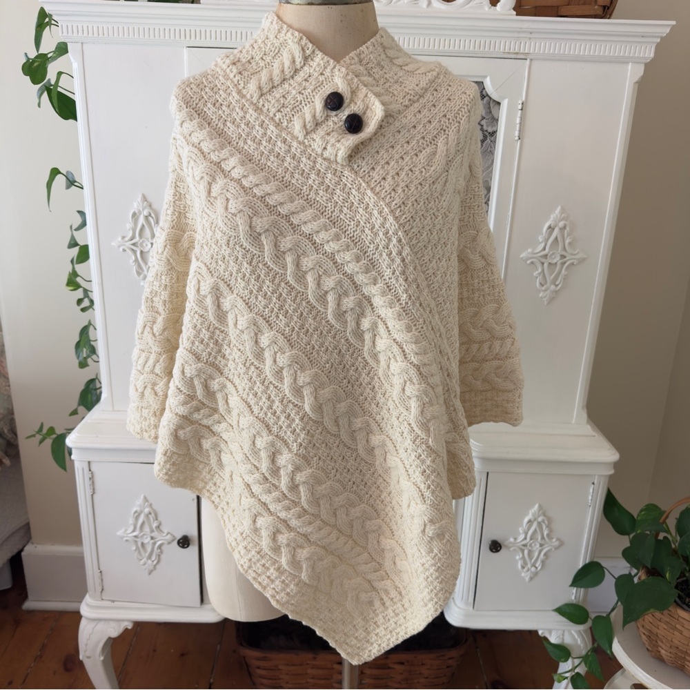 NWT Aran Woollen Mills 100% Pure Wool Poncho